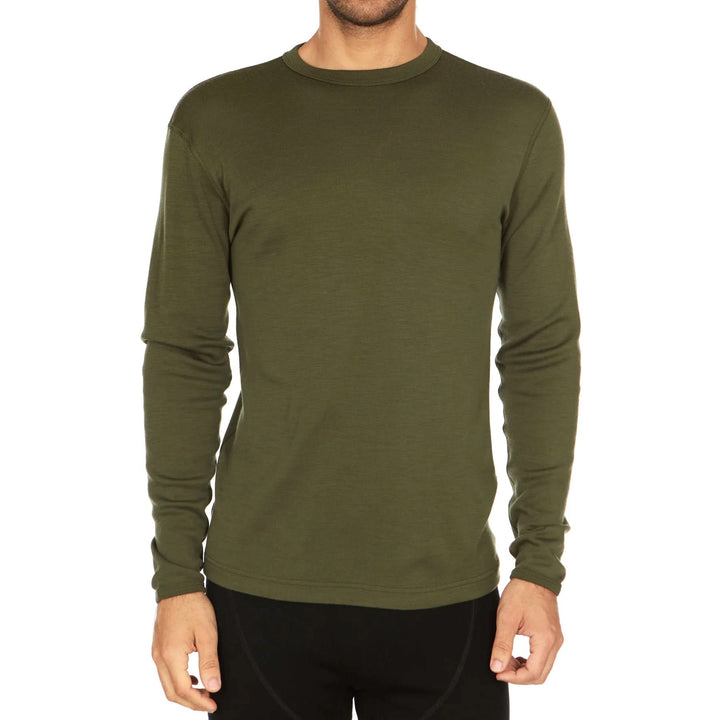 A man models a super soft, long sleeved Men&