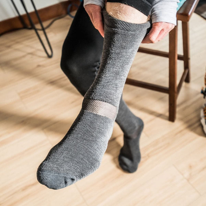 Minus33 Merino Wool Ski and Snowboard Over the Calf Socks -Lightweight 