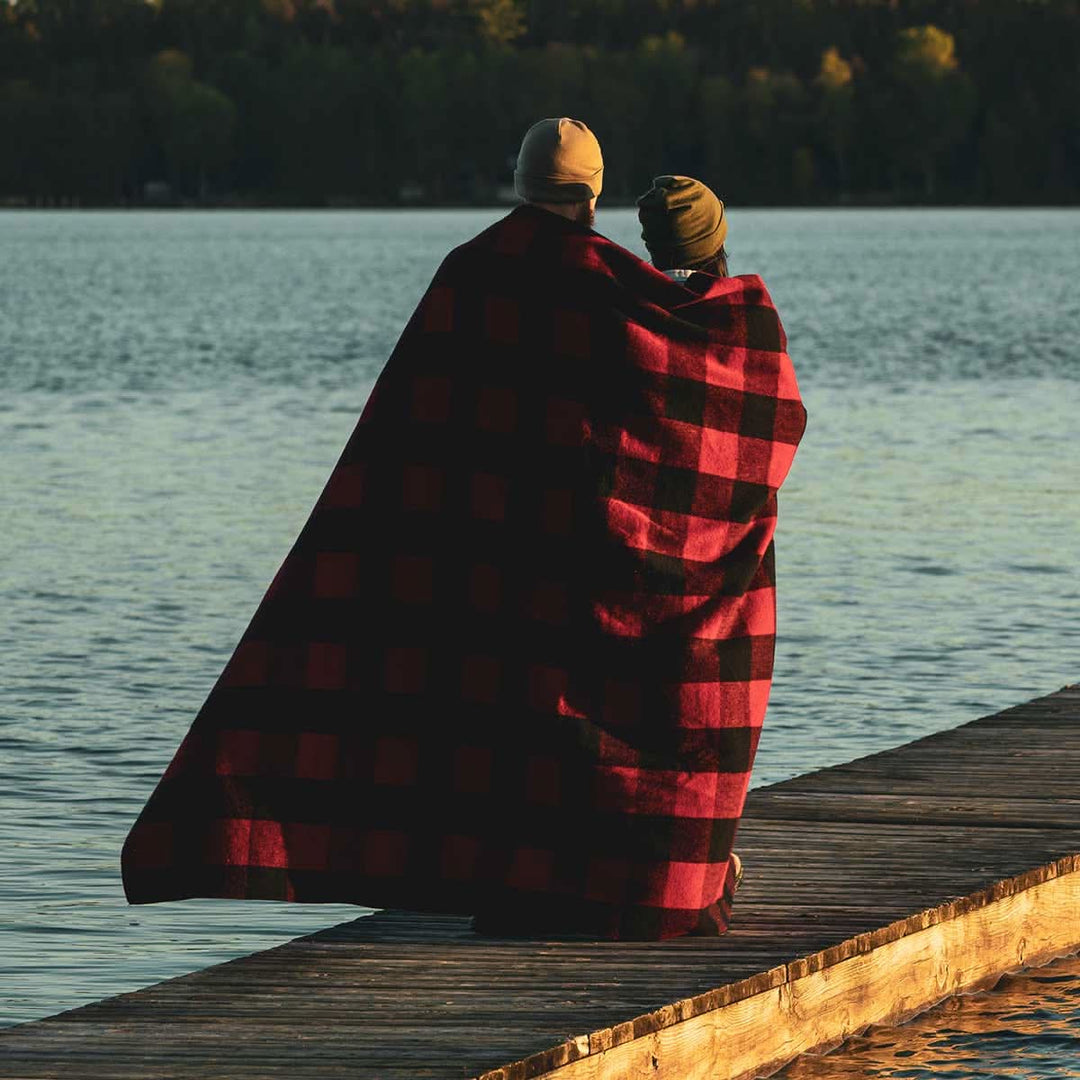 Minus33 Merino Wool Clothing White Mountain Woolen Camp Blanket. Close-up 7. 